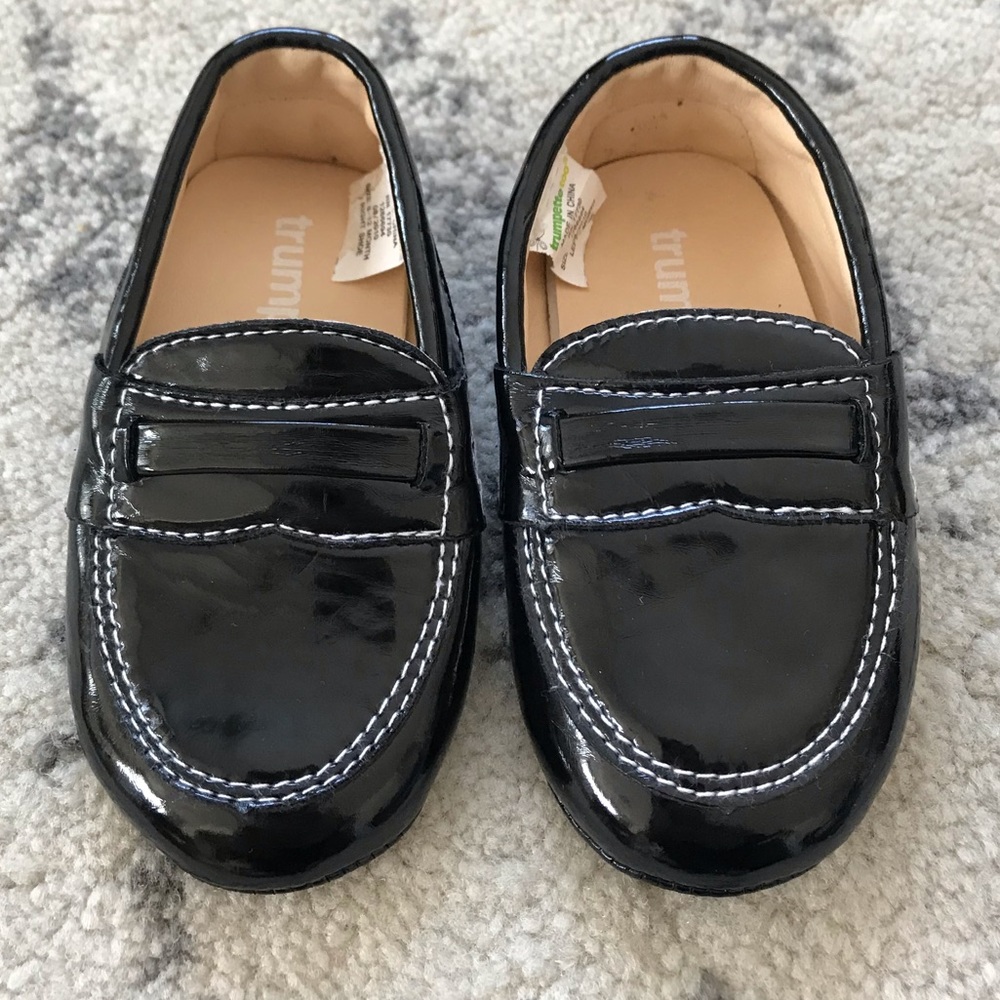 Trumpetee loafers!